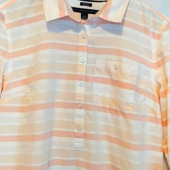 Tommy Hilfiger. Boyfriend Fit. Size Medium. Like New. - Picture 3 of 11